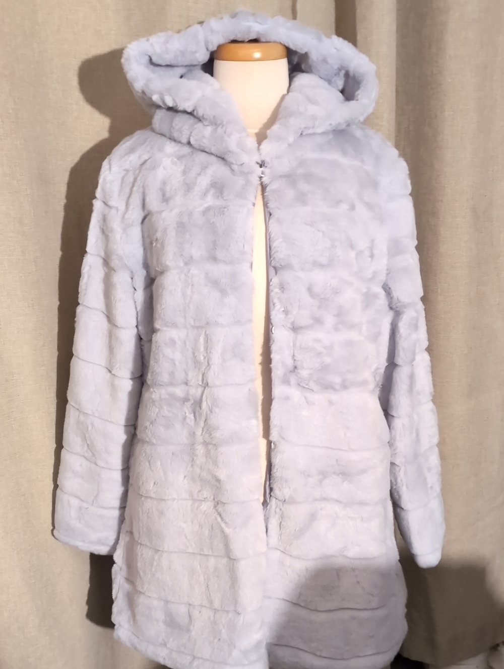 Women’s Hooded Faux Fur Coat in Light Gray